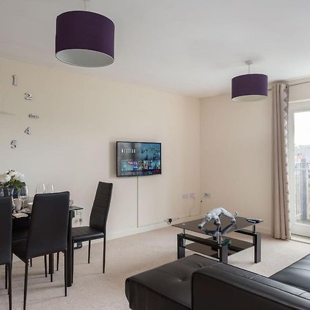 Virexxa Bletchley - Executive Suite - 2Bed Flat With Free Parking Milton Keynes Buitenkant foto