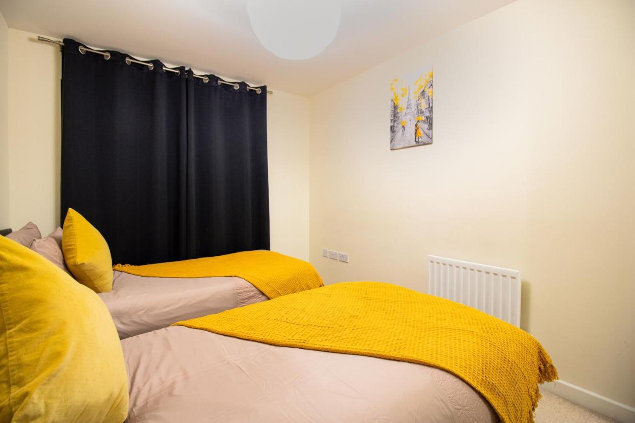 Virexxa Bletchley - Executive Suite - 2Bed Flat With Free Parking Milton Keynes Buitenkant foto