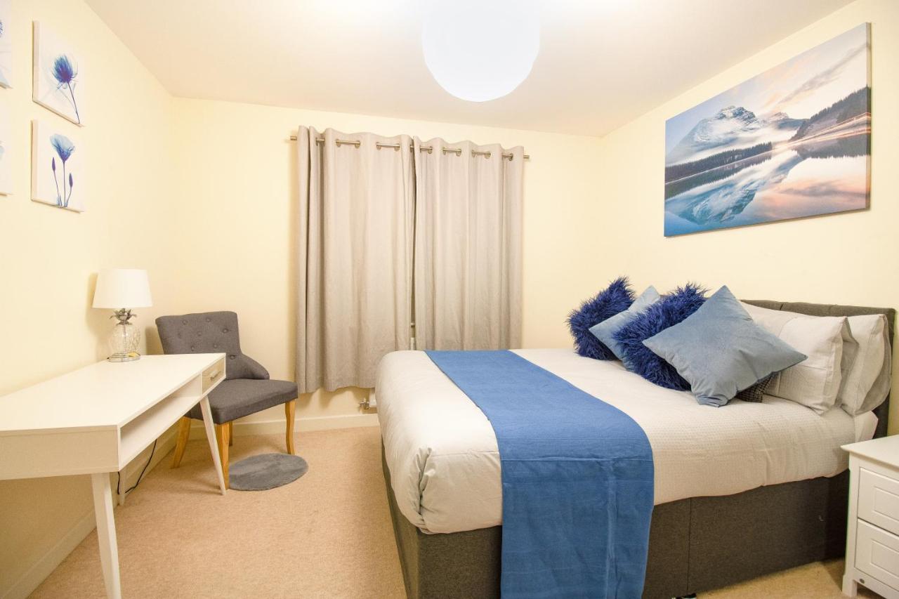 Virexxa Bletchley - Executive Suite - 2Bed Flat With Free Parking Milton Keynes Buitenkant foto