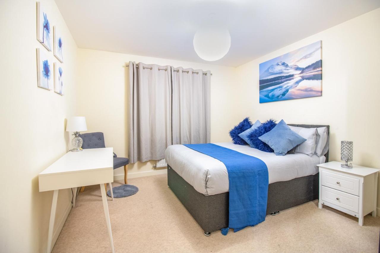 Virexxa Bletchley - Executive Suite - 2Bed Flat With Free Parking Milton Keynes Buitenkant foto