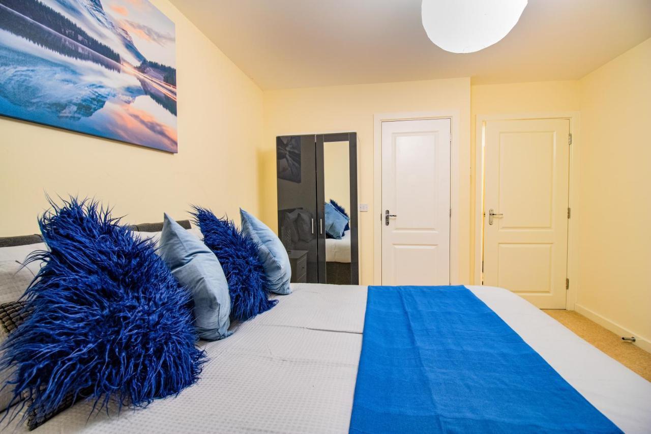 Virexxa Bletchley - Executive Suite - 2Bed Flat With Free Parking Milton Keynes Buitenkant foto