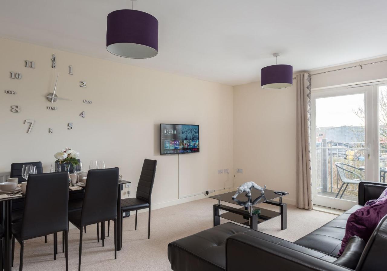 Virexxa Bletchley - Executive Suite - 2Bed Flat With Free Parking Milton Keynes Buitenkant foto