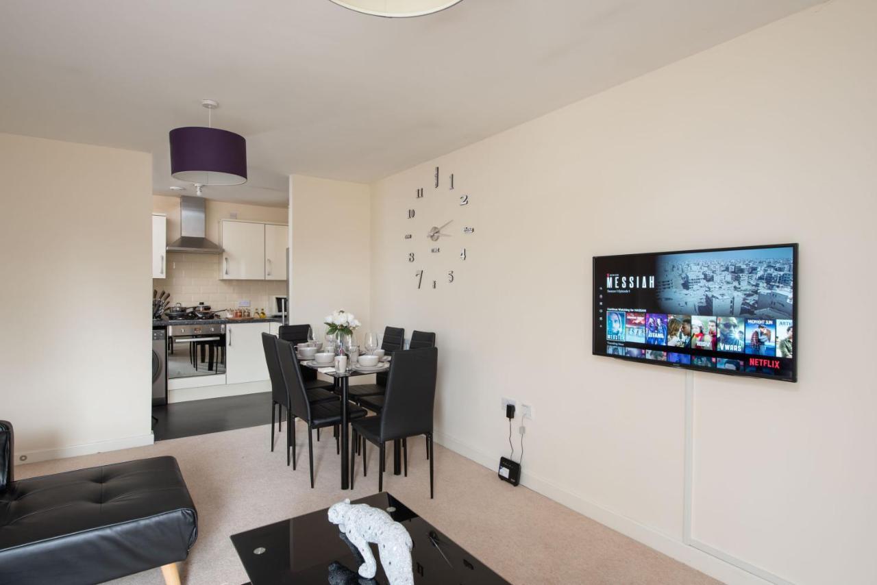 Virexxa Bletchley - Executive Suite - 2Bed Flat With Free Parking Milton Keynes Buitenkant foto